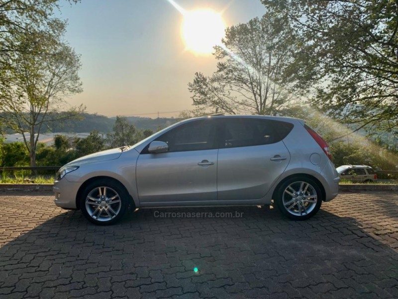 I30 2.0 MPFI GLS 16V GASOLINA 4P AUTOMÁTICO - 2011 - DOIS IRMãOS