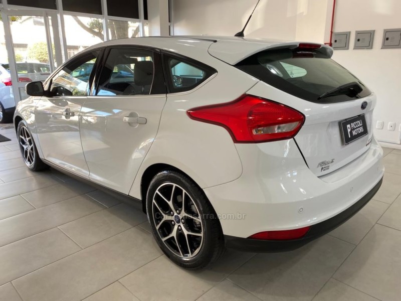 FOCUS 2.0 TITANIUM 16V FLEX 4P AUTOMÁTICO - 2016 - CAXIAS DO SUL