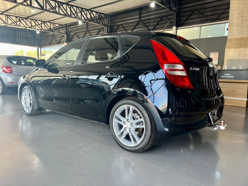 I30 2.0 MPI 16V GASOLINA 4P MANUAL - 2010 - GIRUá