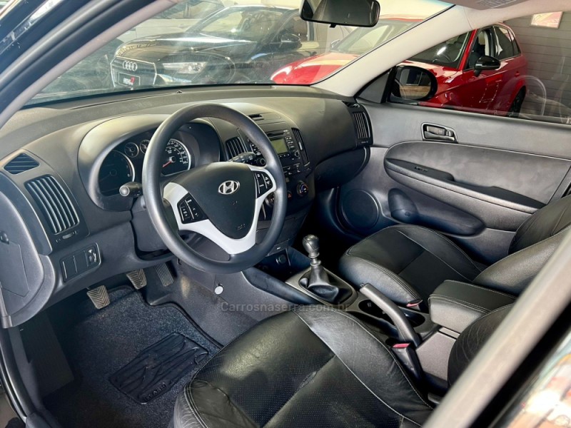 I30 2.0 MPI 16V GASOLINA 4P MANUAL - 2010 - GIRUá