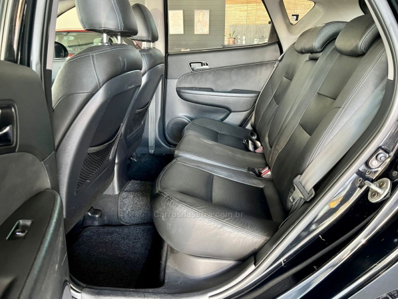 I30 2.0 MPI 16V GASOLINA 4P MANUAL - 2010 - GIRUá