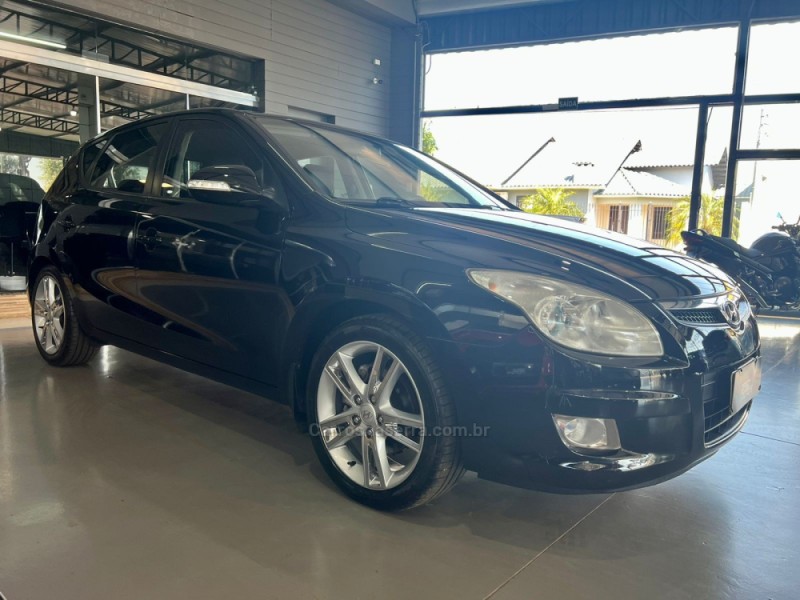 I30 2.0 MPI 16V GASOLINA 4P MANUAL - 2010 - GIRUá