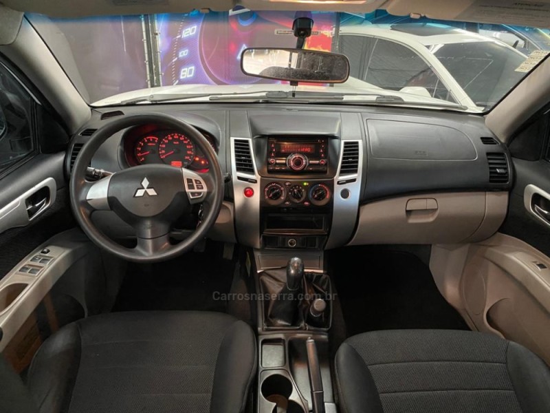PAJERO DAKAR 3.2 4X4 16V TURBO INTERCOOLER DIESEL 4P MANUAL - 2015 - ESTâNCIA VELHA