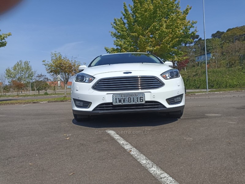 FOCUS 2.0 TITANIUM PLUS FASTBACK 16V FLEX 4P AUTOMÁTICO - 2016 - BENTO GONçALVES