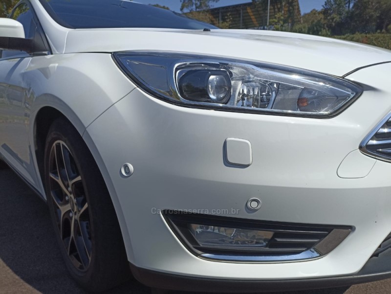 FOCUS 2.0 TITANIUM PLUS FASTBACK 16V FLEX 4P AUTOMÁTICO - 2016 - BENTO GONçALVES
