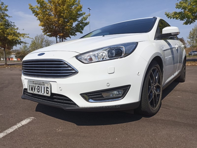 FOCUS 2.0 TITANIUM PLUS FASTBACK 16V FLEX 4P AUTOMÁTICO - 2016 - BENTO GONçALVES