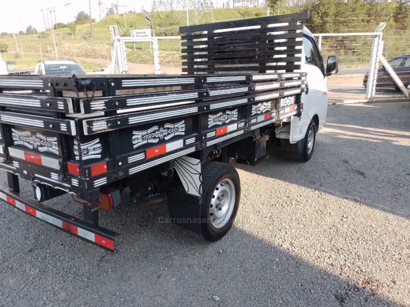 HR 2.5 TCI LD EXTRA LONGO COM CAÇAMBA 4X2 8V 97CV TURBO INTERCOOLER DIESEL 2P MANUAL - 2009 - FARROUPILHA