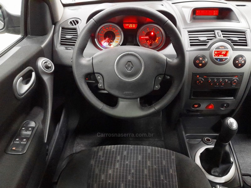 MÉGANE 1.6 DYNAMIQUE GRAND TOUR 16V FLEX 4P MANUAL - 2012 - CAXIAS DO SUL