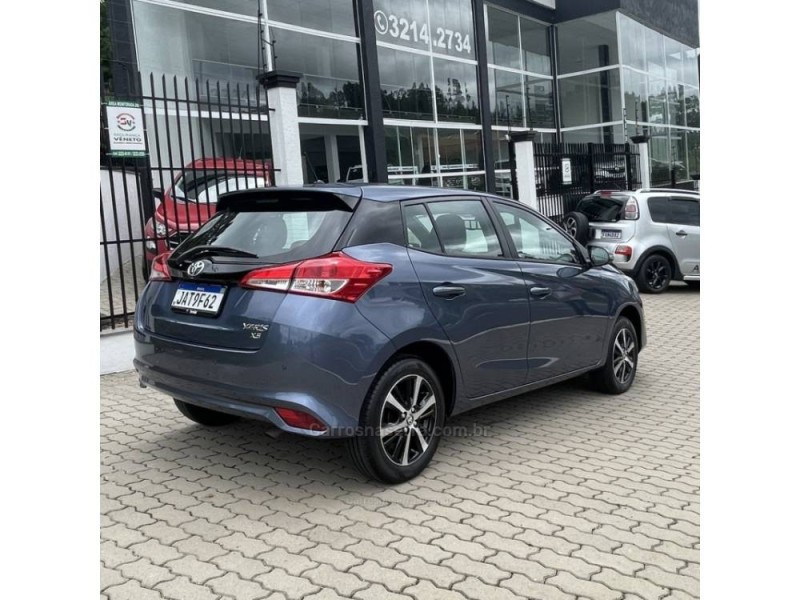 YARIS 1.5 XS CONNECT 16V FLEX 4P AUTOMÁTICO - 2022 - CAXIAS DO SUL