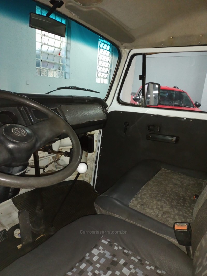 KOMBI 1.6 MI STD ESCOLAR 8V GASOLINA 3P MANUAL - 2003 - BENTO GONçALVES