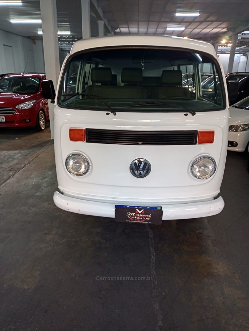 KOMBI 1.6 MI STD ESCOLAR 8V GASOLINA 3P MANUAL - 2003 - BENTO GONçALVES