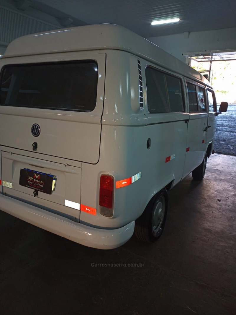 KOMBI 1.6 MI STD ESCOLAR 8V GASOLINA 3P MANUAL - 2003 - BENTO GONçALVES