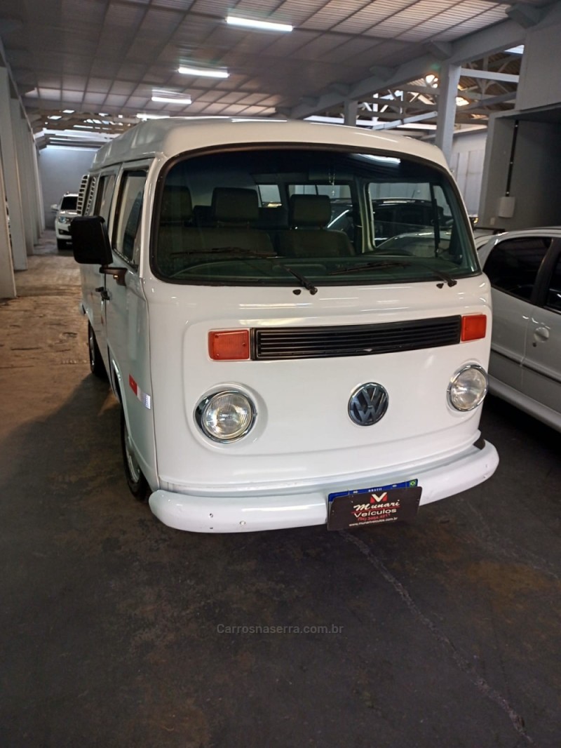 KOMBI 1.6 MI STD ESCOLAR 8V GASOLINA 3P MANUAL - 2003 - BENTO GONçALVES