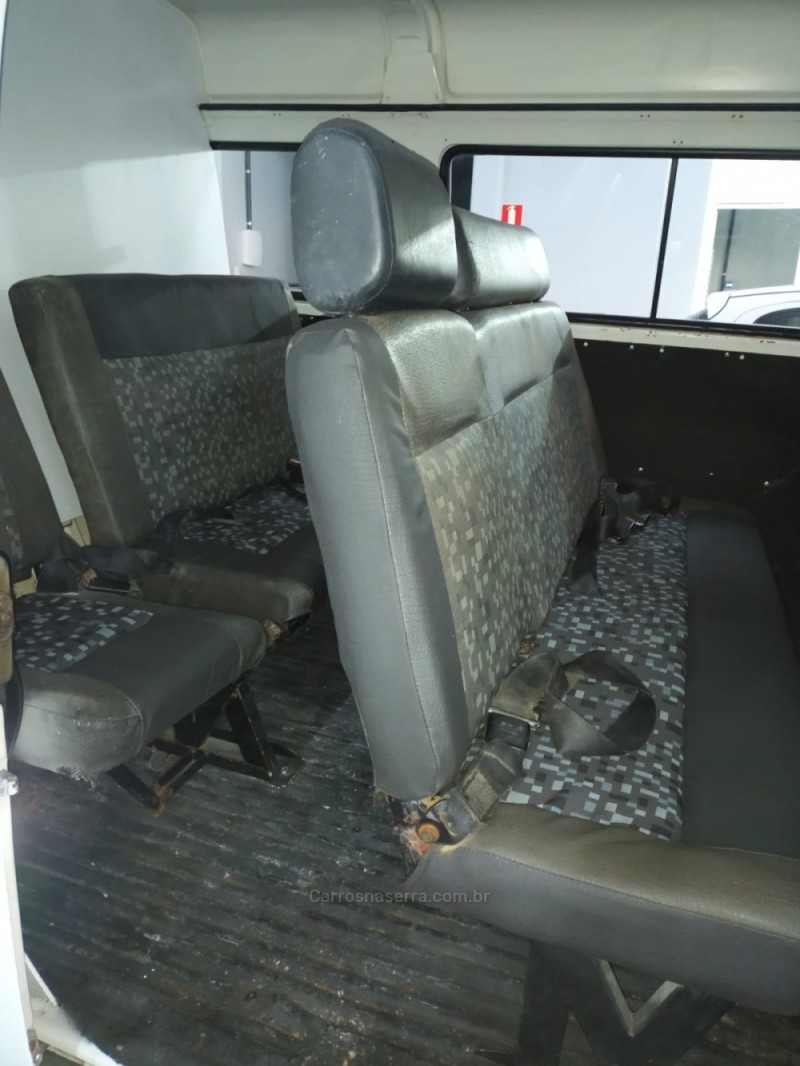 KOMBI 1.6 MI STD ESCOLAR 8V GASOLINA 3P MANUAL - 2003 - BENTO GONçALVES