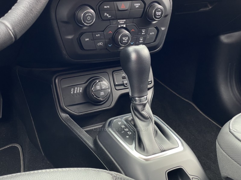 RENEGADE 2.0 16V TURBO DIESEL LONGITUDE 4P 4X4 AUTOMÁTICO - 2019 - FARROUPILHA