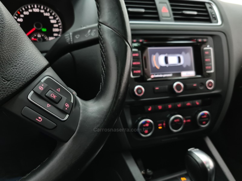 JETTA 2.0 TSI HIGHLINE 211CV GASOLINA 4P TIPTRONIC - 2013 - SANTA CRUZ DO SUL
