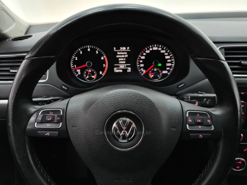 JETTA 2.0 TSI HIGHLINE 211CV GASOLINA 4P TIPTRONIC - 2013 - SANTA CRUZ DO SUL