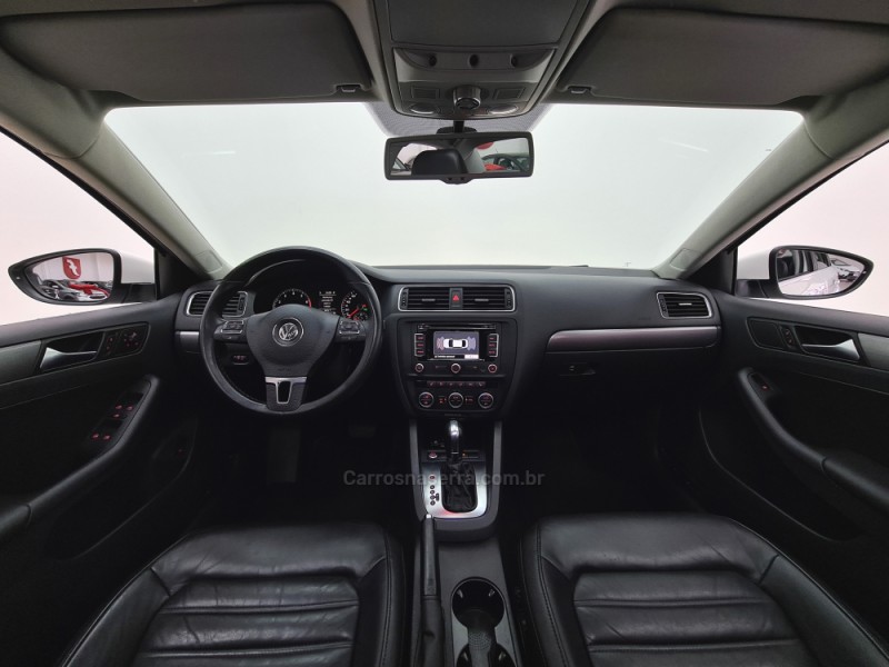 JETTA 2.0 TSI HIGHLINE 211CV GASOLINA 4P TIPTRONIC - 2013 - SANTA CRUZ DO SUL