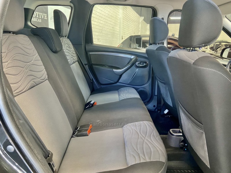 DUSTER 1.6 EXPRESSION 4X2 16V FLEX 4P MANUAL - 2015 - CAXIAS DO SUL