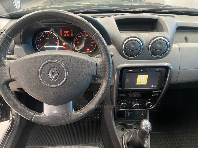 DUSTER 1.6 EXPRESSION 4X2 16V FLEX 4P MANUAL - 2015 - CAXIAS DO SUL