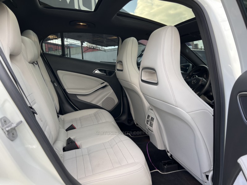 CLA 200 1.6 VISION 16V FLEX 4P AUTOMÁTICO - 2015 - TAQUARA