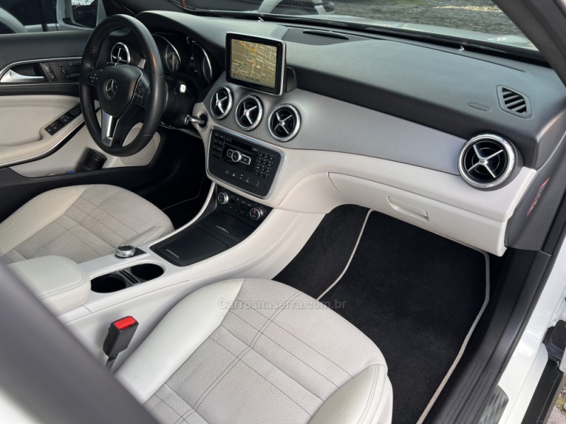 CLA 200 1.6 VISION 16V FLEX 4P AUTOMÁTICO - 2015 - TAQUARA