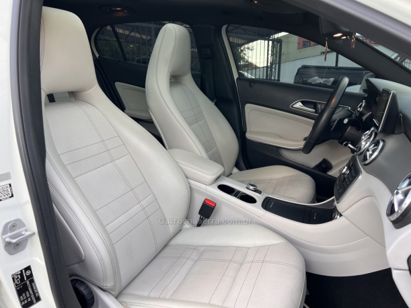 CLA 200 1.6 VISION 16V FLEX 4P AUTOMÁTICO - 2015 - TAQUARA