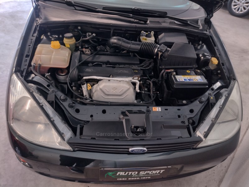 FOCUS 1.8 GL 16V GASOLINA 4P MANUAL - 2003 - CAXIAS DO SUL