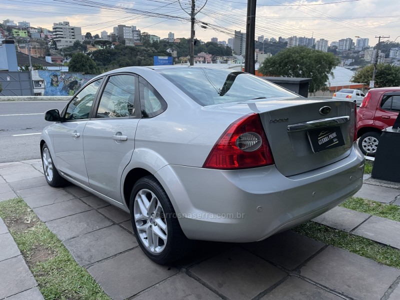 FOCUS 2.0 GHIA 16V FLEX 4P AUTOMÁTICO - 2011 - CAXIAS DO SUL