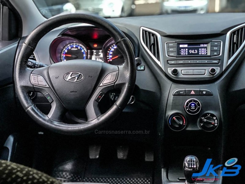 HB20 1.0 COMFORT PLUS 12V TURBO FLEX 4P MANUAL - 2017 - NOVO HAMBURGO