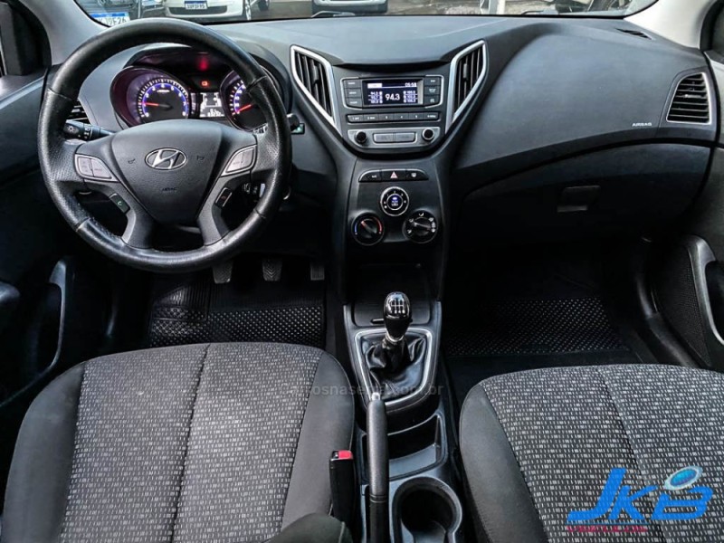 HB20 1.0 COMFORT PLUS 12V TURBO FLEX 4P MANUAL - 2017 - NOVO HAMBURGO