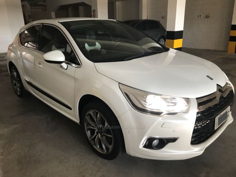 DS4 1.6 THP CHIC 165 16V TURBO GASOLINA 4P AUTOMÁTICO - 2014 - CAXIAS DO SUL