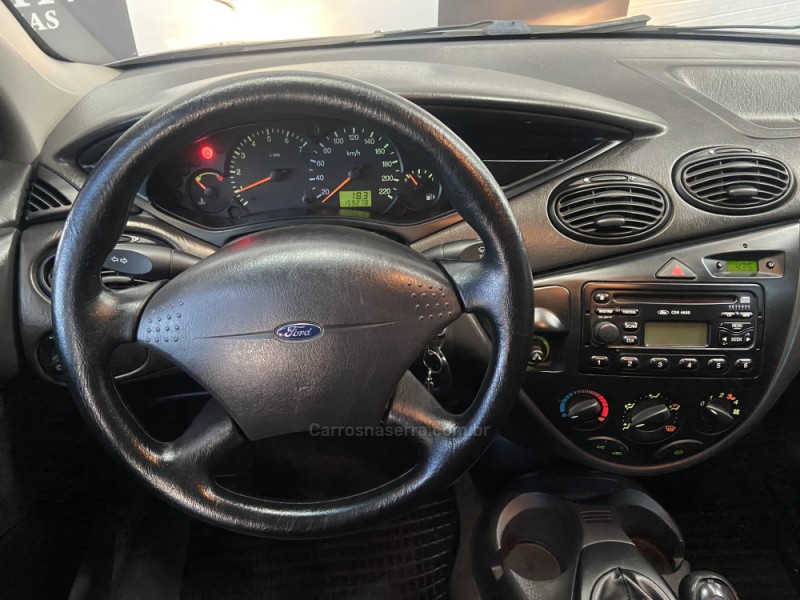 FOCUS 1.8 GLX 16V GASOLINA 4P MANUAL - 2003 - CAXIAS DO SUL