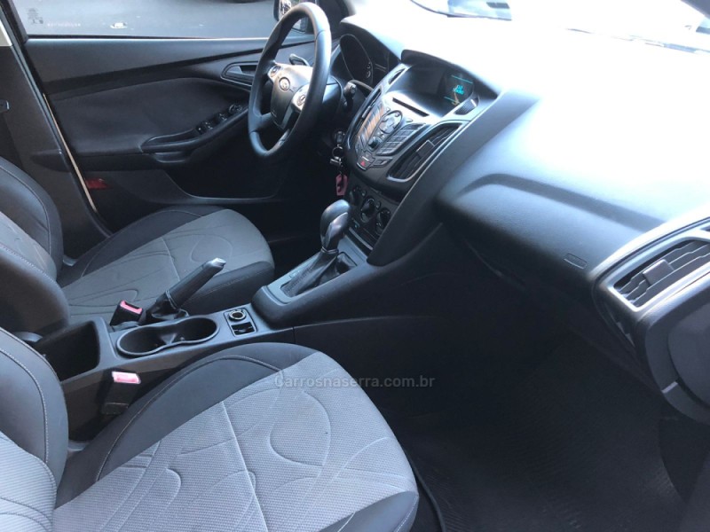 FOCUS 1.6 SE HATCH 16V FLEX 4P AUTOMÁTICO - 2014 - CAXIAS DO SUL