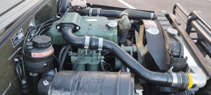 BANDEIRANTE 3.7 BJ50LV 4X4 TETO RIGIDO DIESEL 2P MANUAL - 1981 - CAXIAS DO SUL
