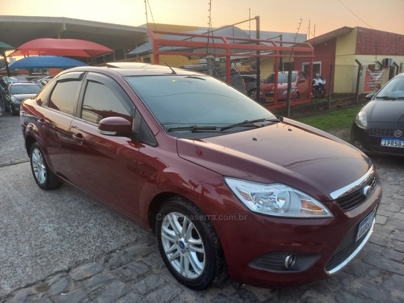 FOCUS 2.0 GHIA SEDAN 16V GASOLINA 4P AUTOMÁTICO - 2010 - FARROUPILHA