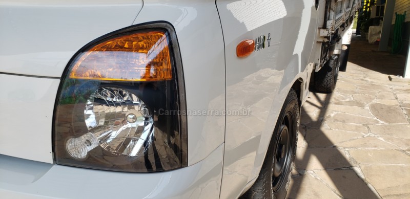 HR 2.5 LONGO COM CAÇAMBA 4X2 16V 130CV TURBO INTERCOOLER DIESEL 2P MANUAL - 2014 - CAXIAS DO SUL