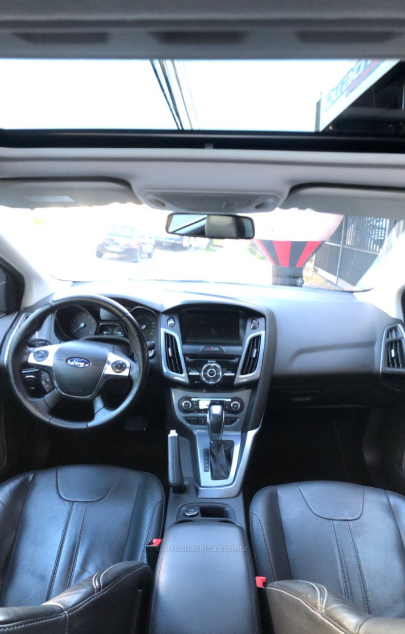 FOCUS 2.0 TITANIUM PLUS SEDAN 16V FLEX 4P AUTOMÁTICO - 2014 - CAXIAS DO SUL