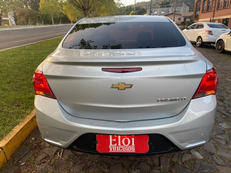 PRISMA 1.4 MPFI LT 8V FLEX 4P MANUAL - 2017 - DOIS IRMãOS