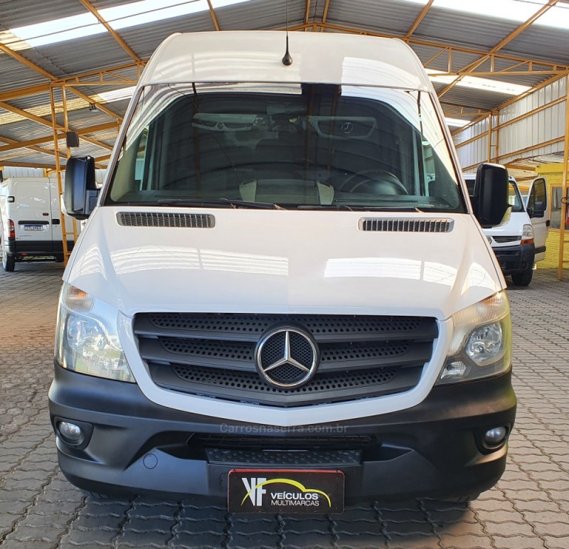 SPRINTER 2.2 415 CDI FURGÃO 14 BI-TURBO DIESEL MANUAL - 2019 - CAXIAS DO SUL
