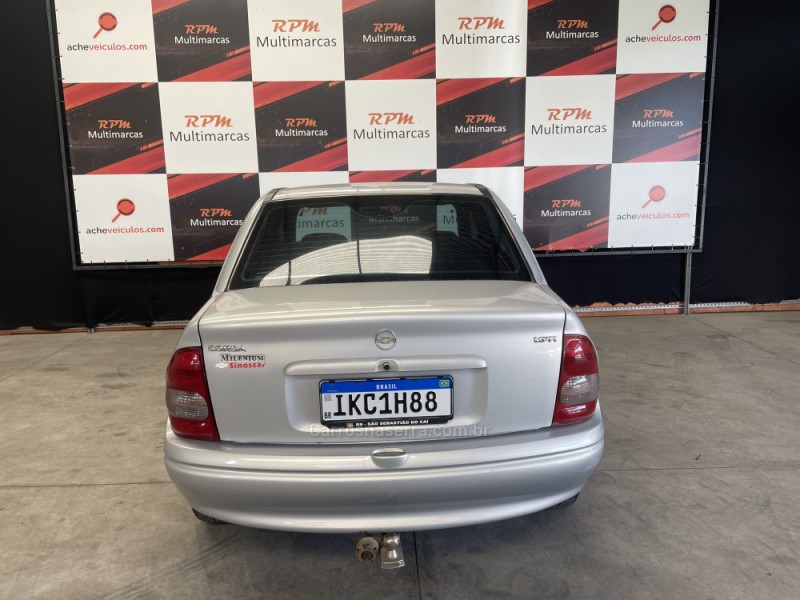 CORSA 1.0 MPFI WIND MILENIUM SEDAN 8V GASOLINA 4P MANUAL - 2001 - SãO SEBASTIãO DO CAí