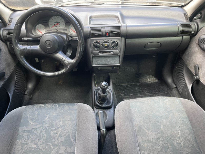 CORSA 1.0 MPFI WIND MILENIUM SEDAN 8V GASOLINA 4P MANUAL - 2001 - SãO SEBASTIãO DO CAí