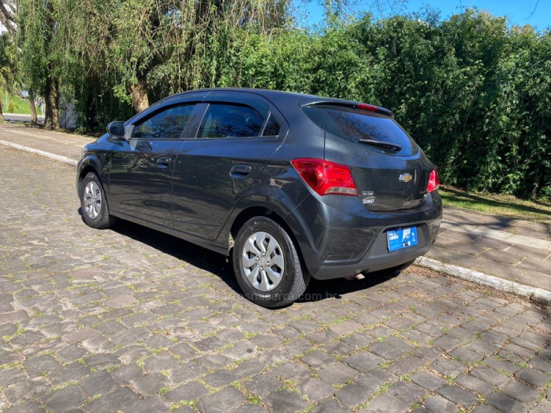 ONIX 1.0 LT PLUS 8V FLEX 4P MANUAL - 2019 - FARROUPILHA