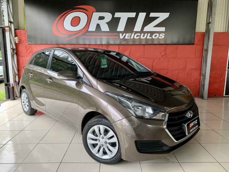 HYUNDAI - HB20 - 2017/2018 - Marrom - R$ 56.900,00 - Ortiz Veículos