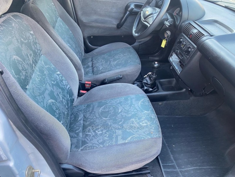 CORSA 1.0 MPFI MILENIUM SEDAN 8V GASOLINA 4P MANUAL - 2001 - CAXIAS DO SUL
