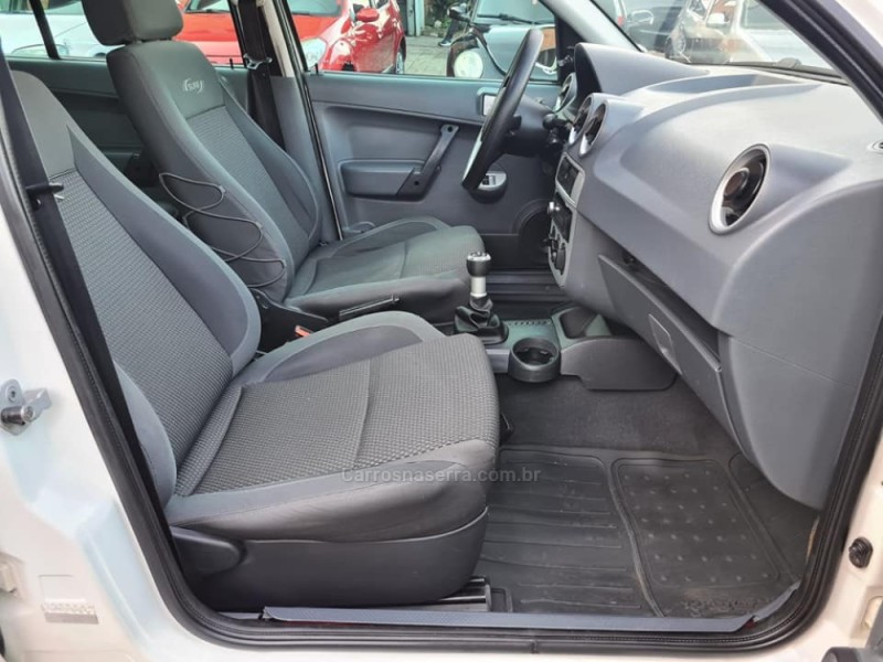 PARATI 1.6 MI SURF 8V FLEX 4P MANUAL G.IV - 2011 - CAXIAS DO SUL