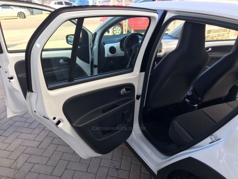 UP 1.0 CROSS T.FLEX 12V 4P MANUAL - 2015 - BENTO GONçALVES
