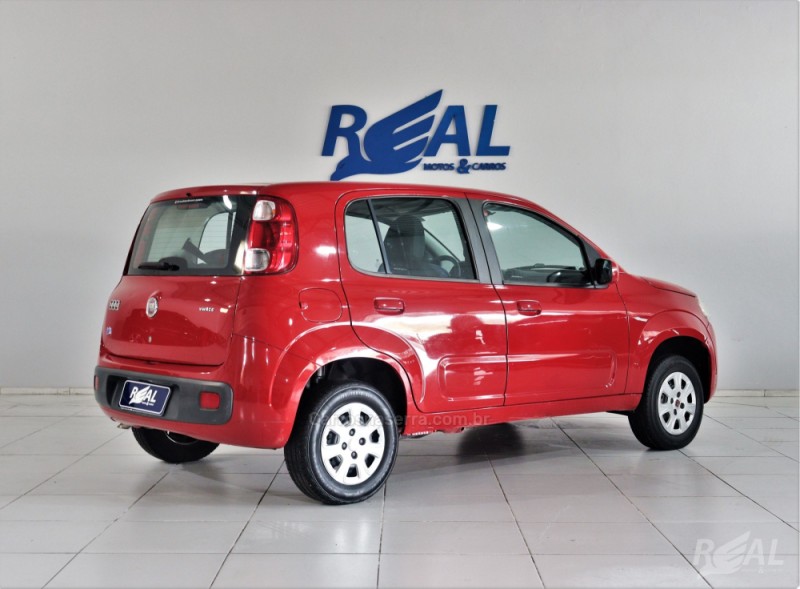 UNO 1.0 EVO VIVACE 8V FLEX 4P MANUAL - 2011 - SAPIRANGA