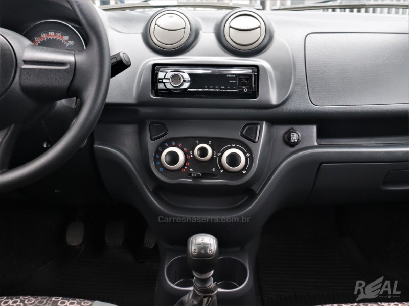 UNO 1.0 EVO VIVACE 8V FLEX 4P MANUAL - 2011 - SAPIRANGA