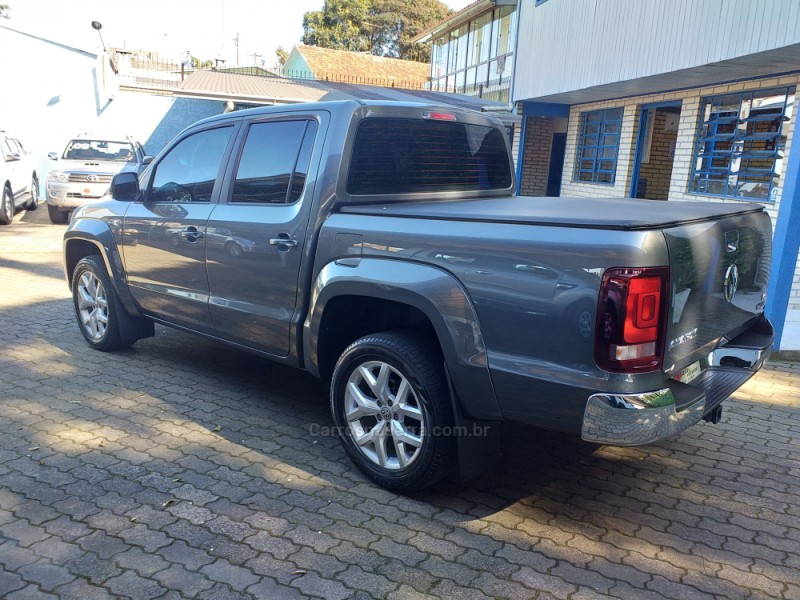 AMAROK 3.0 V6 TDI HIGHLINE CD DIESEL 4MOTION AUTOMÁTICO - 2021 - CAXIAS DO SUL